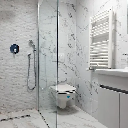 Hotel Dishli &